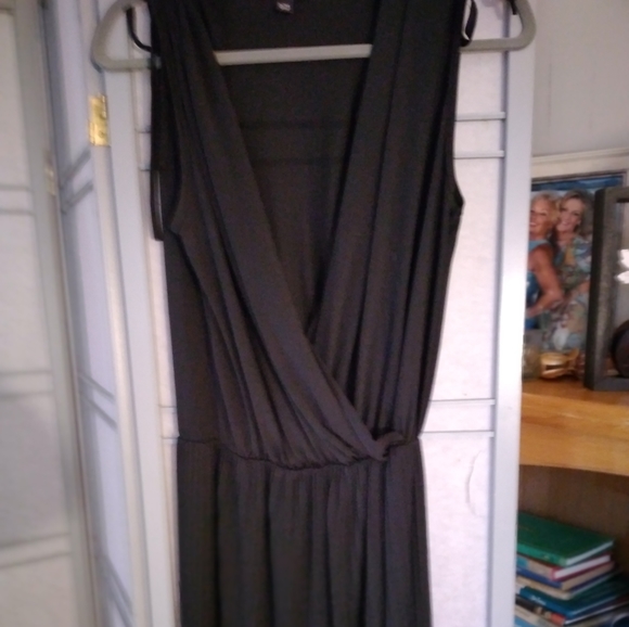 Terrific jumpsuit pleated bottom - Picture 2 of 4